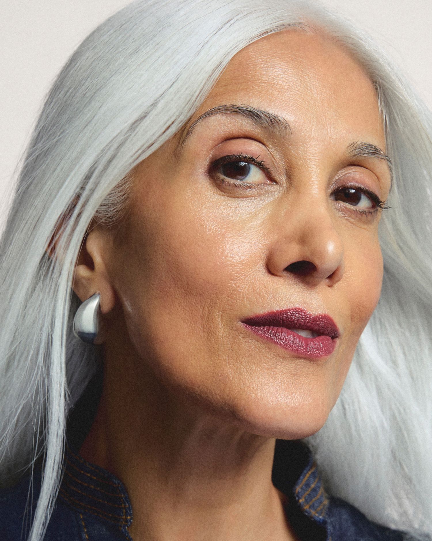 Age powerfully, Fauzia model